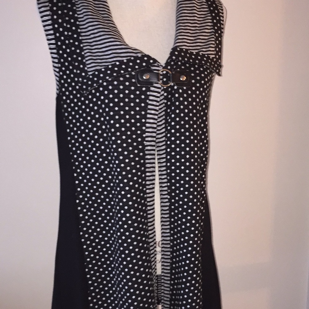 Zoe’ black and creamy white soft knit vest